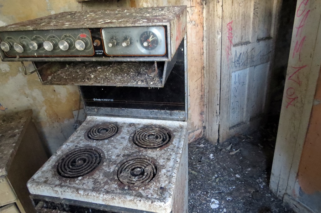 Abandoned kitchen in Dirty Dartford on Lowfield Street